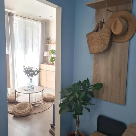 アパート Apartament The Middle One