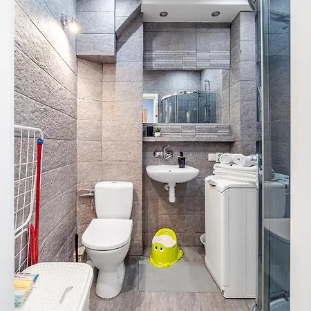 Apartament The Middle One グディニャ